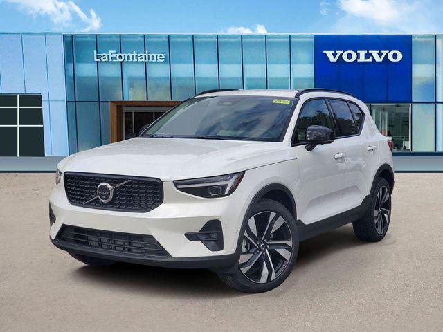 2026 Volvo XC40 Plus, B5 AWD Gas (mild hybrid), Dark for sale in Farmington Hills, MI