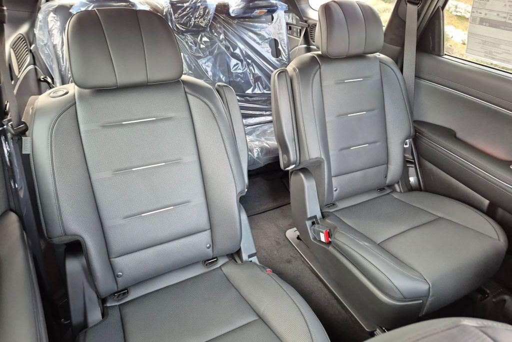 New 2026 Silver Metallic HYUNDAI Calligraphy FWD image 22