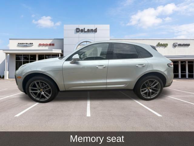 2025 Porsche Macan Base