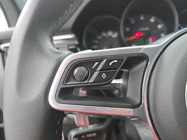 2020 Porsche Macan Macan