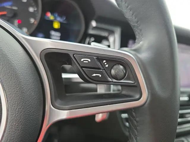 2020 Porsche Macan Macan