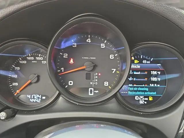 2020 Porsche Macan Macan