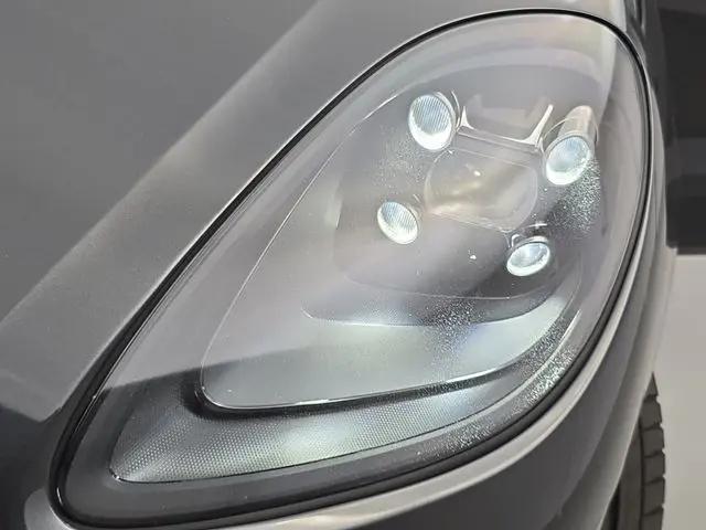 2020 Porsche Macan Macan