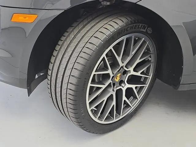 2020 Porsche Macan Macan