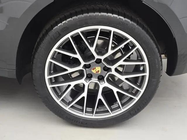 2020 Porsche Macan Macan