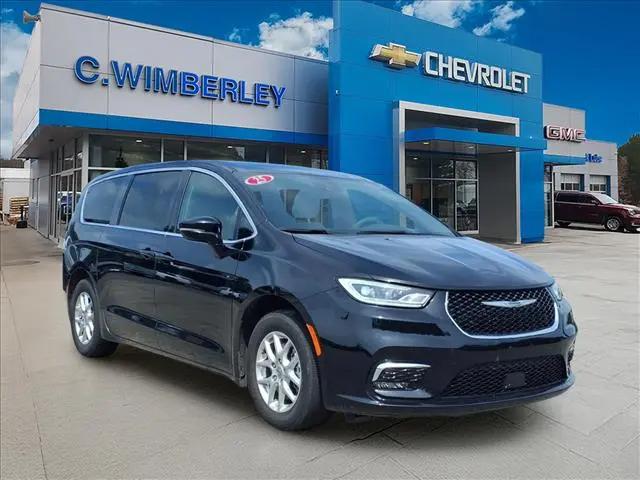 2025 Chrysler Pacifica Select for sale in Dowagiac, MI
