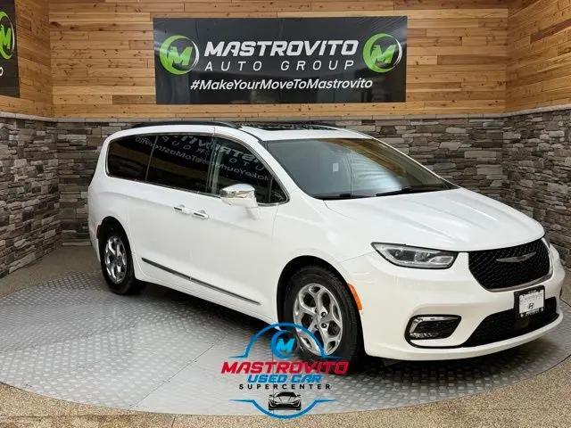 2022 Chrysler Pacifica Limited for sale in Yorkville, NY