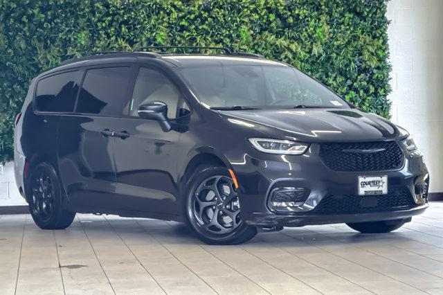 2021 Chrysler Pacifica Hybrid Touring L for sale in Portland, OR