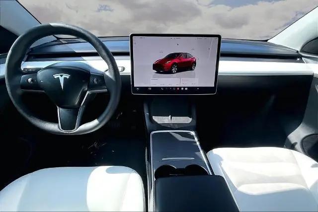 2024 Tesla Model Y Long Range Dual Motor All-Wheel Drive