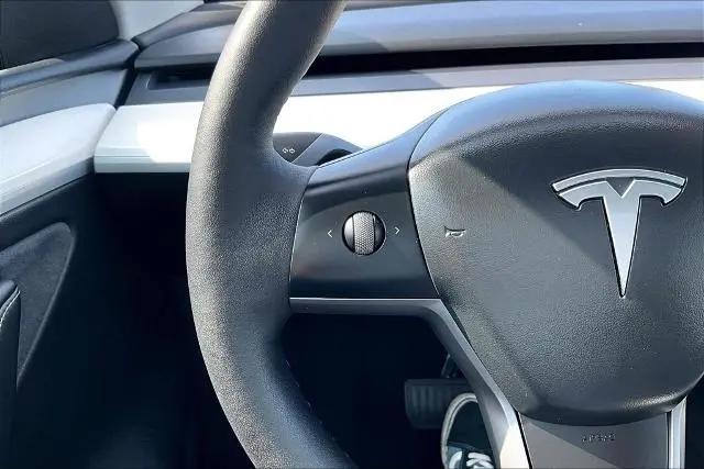 2024 Tesla Model Y Long Range Dual Motor All-Wheel Drive