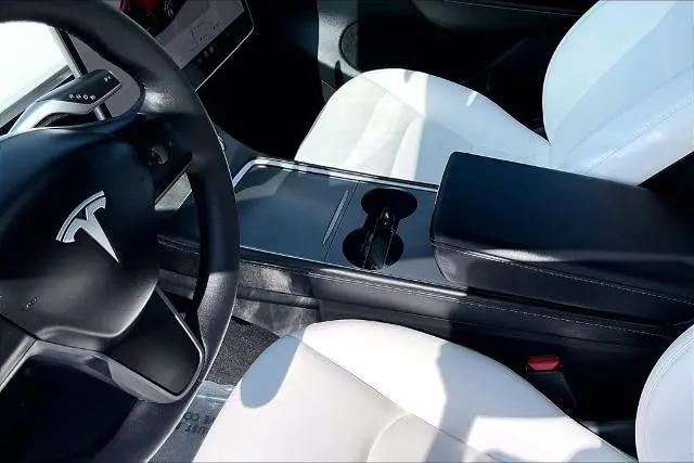 2024 Tesla Model Y Long Range Dual Motor All-Wheel Drive