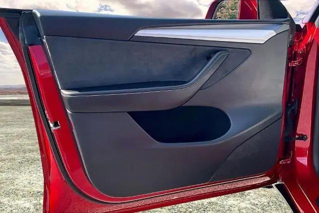 2024 Tesla Model Y Long Range Dual Motor All-Wheel Drive