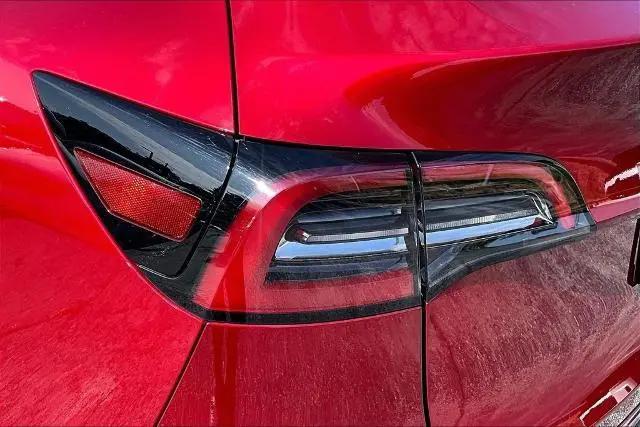 2024 Tesla Model Y Long Range Dual Motor All-Wheel Drive