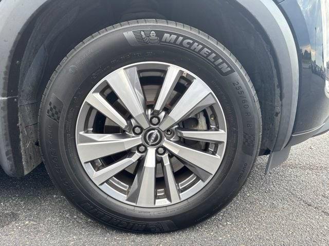 2022 Nissan Pathfinder SL 4WD 2022 Nissan Pathfinder SL 4WD