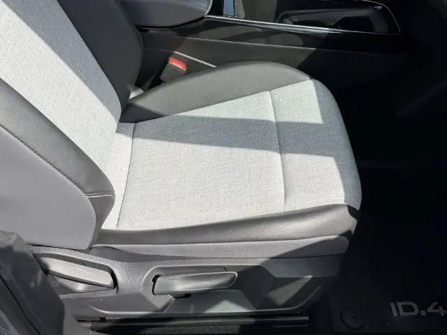 2023 Volkswagen ID.4 Pro