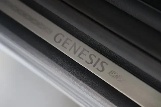 2027 Genesis GV70 2.5T