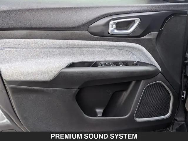 2022 Jeep Compass Latitude FWD