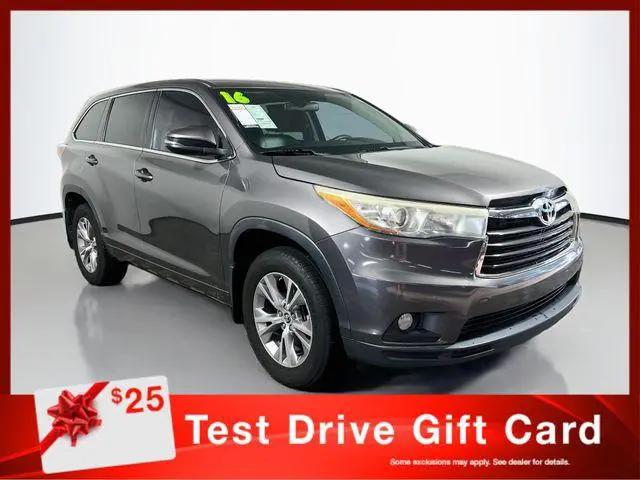 2016 Toyota Highlander LE Plus V6 for sale in Tampa, FL