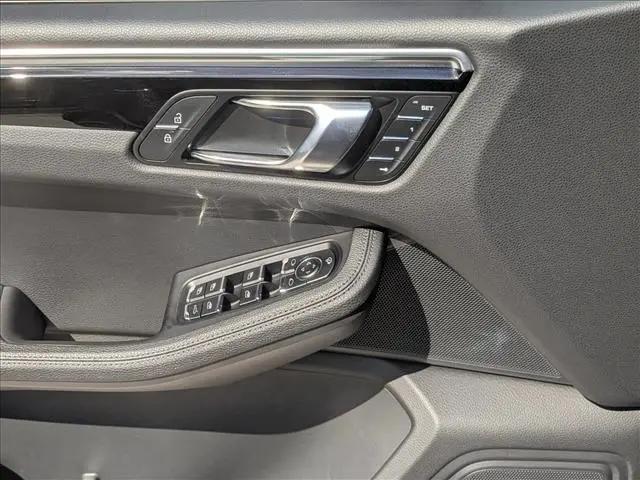 2023 Porsche Macan Macan