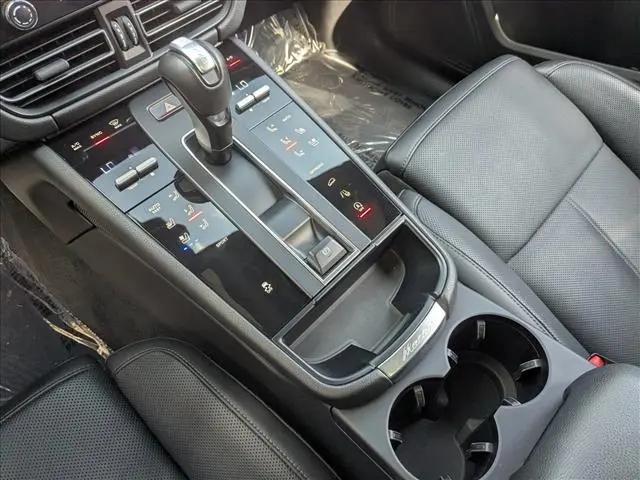 2023 Porsche Macan Macan