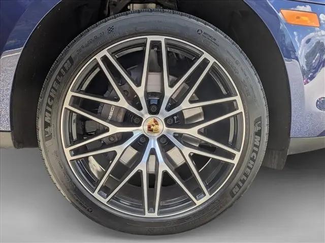 2023 Porsche Macan Macan