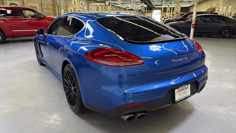 2016 Porsche Panamera 4S