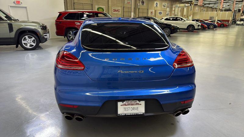 2016 Porsche Panamera 4S