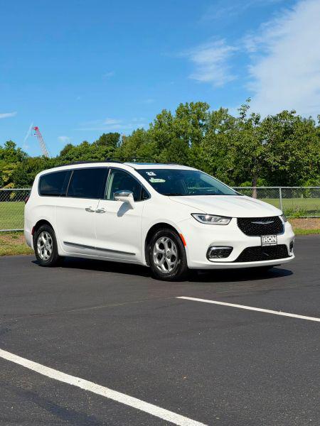 2022 Chrysler Pacifica Limited for sale in Lowell, MA