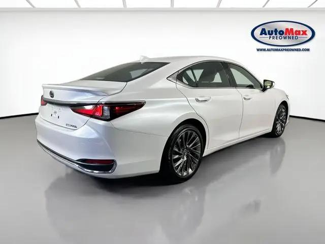 2025 Lexus ES 300h Luxury
