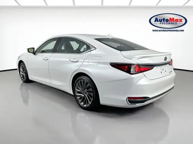 2025 Lexus ES 300h Luxury