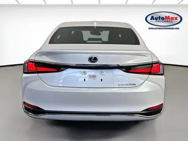 2025 Lexus ES 300h Luxury