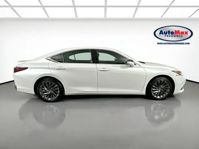 2025 Lexus ES 300h Luxury
