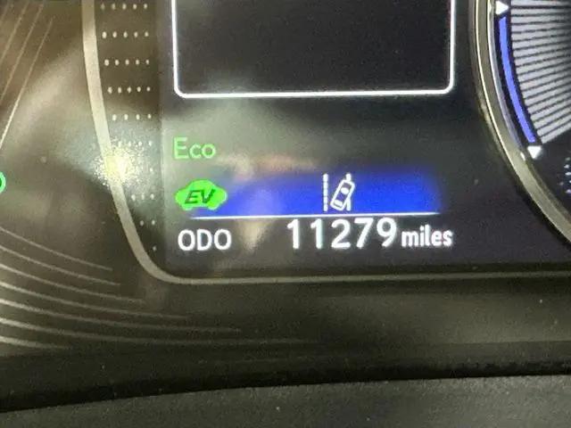 2025 Lexus ES 300h Luxury