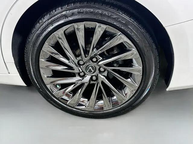 2025 Lexus ES 300h Luxury