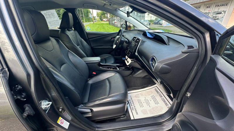2017 Toyota Prius Three Touring