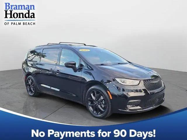 2025 Chrysler Pacifica Limited for sale in Greenacres, FL