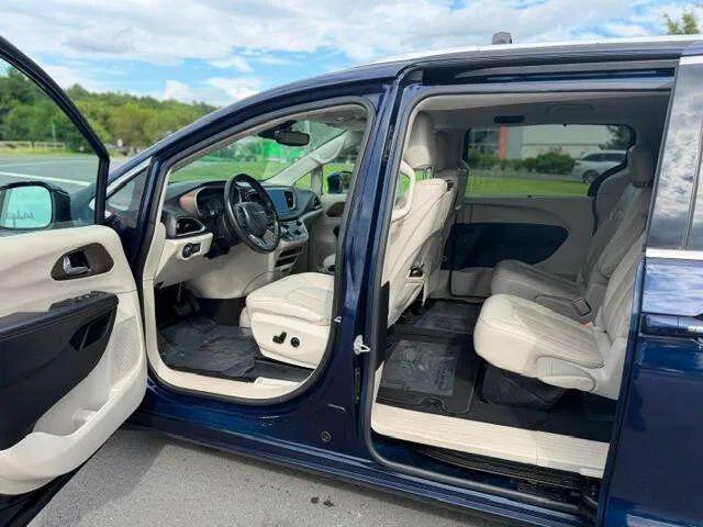 2017 Chrysler Pacifica Touring-L Plus