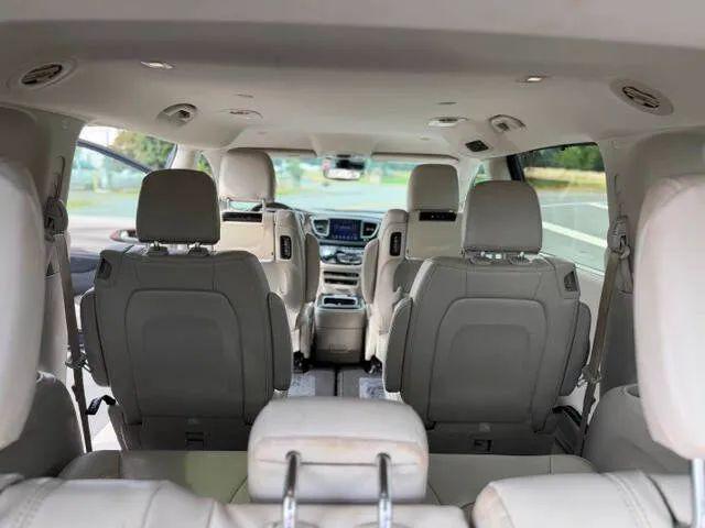 2017 Chrysler Pacifica Touring-L Plus