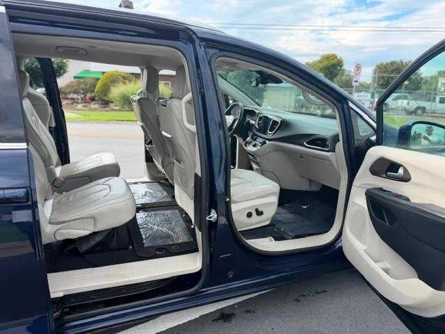 2017 Chrysler Pacifica Touring-L Plus