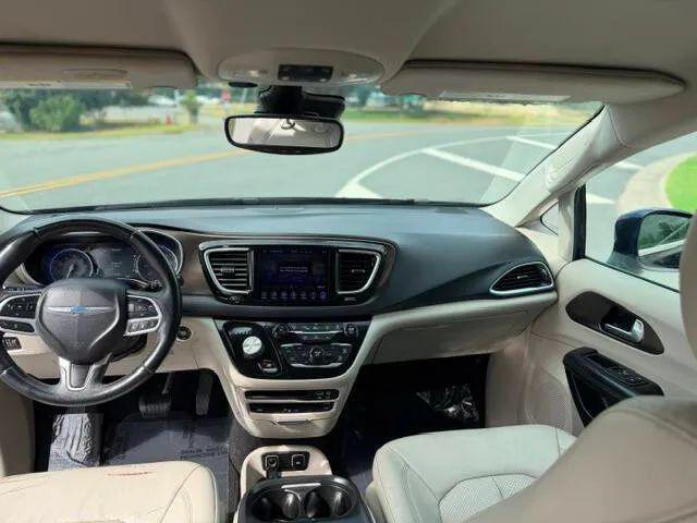 2017 Chrysler Pacifica Touring-L Plus