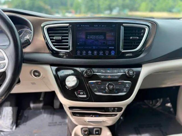 2017 Chrysler Pacifica Touring-L Plus