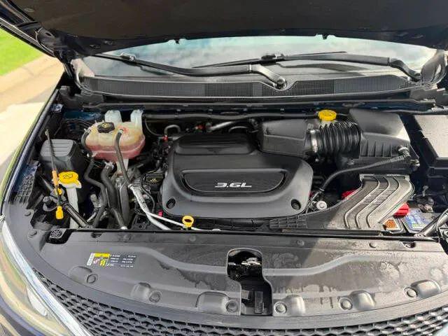 2017 Chrysler Pacifica Touring-L Plus