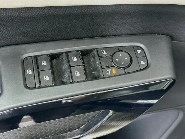 2024 Nissan Pathfinder SV FWD