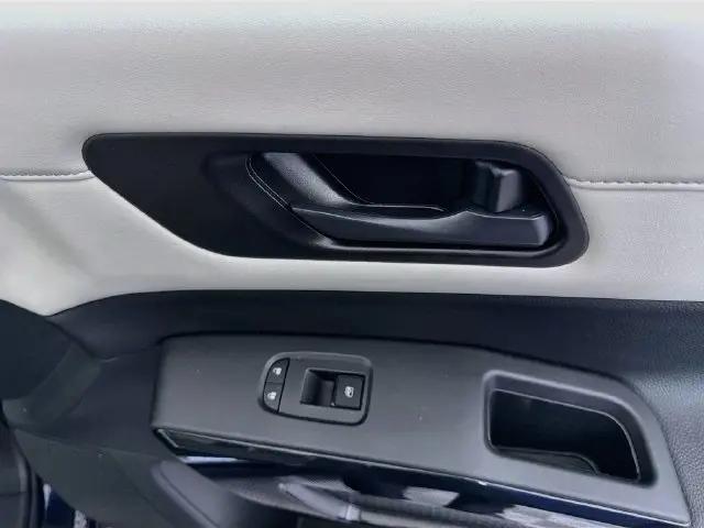 2024 Nissan Pathfinder SV FWD