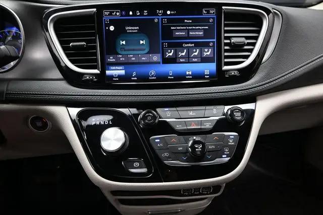 2022 Chrysler Pacifica Touring L AWD