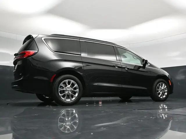 2022 Chrysler Pacifica Touring L AWD