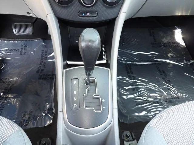 2012 Hyundai Accent GLS
