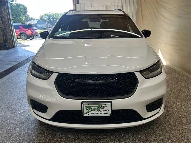 2023 Chrysler Pacifica Limited AWD