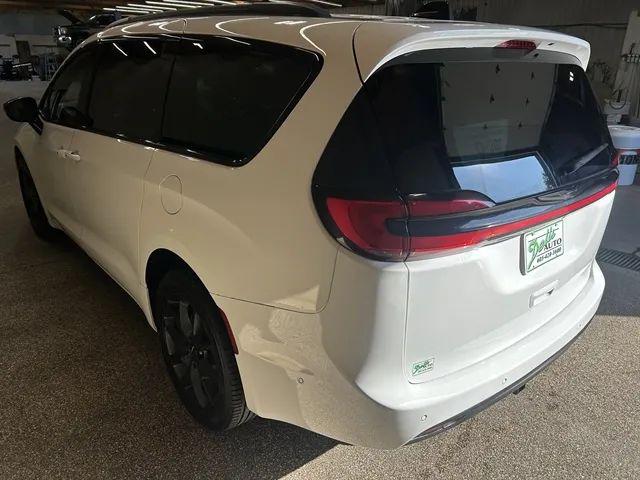 2023 Chrysler Pacifica Limited AWD