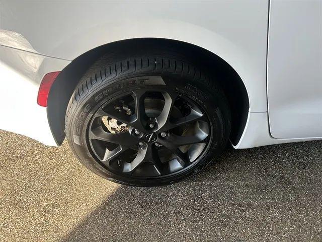 2023 Chrysler Pacifica Limited AWD